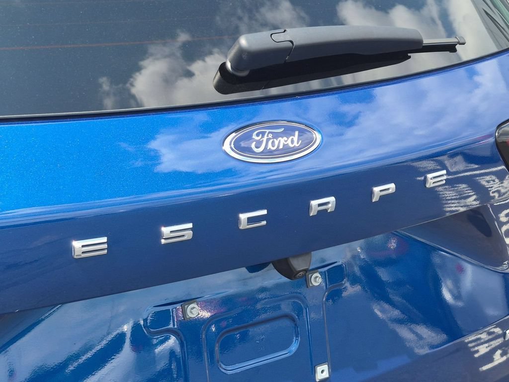 Used 2023 Ford Escape Active w/ Tech Pack #1 AWD/4WD image 10