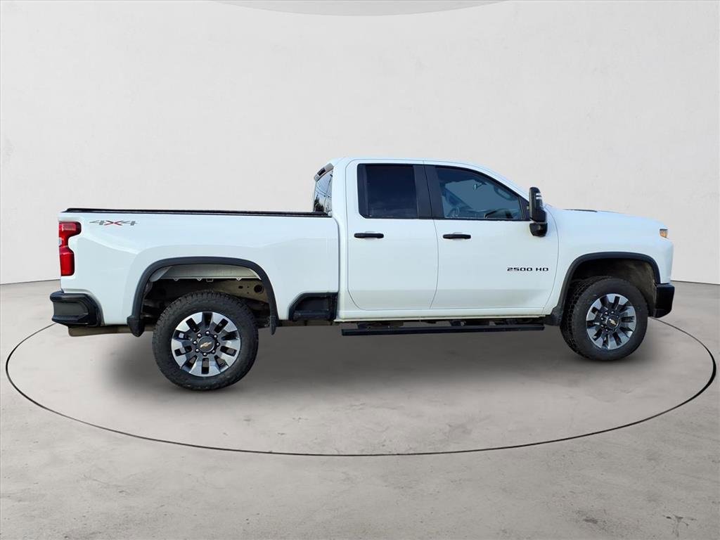 Used 2021 Chevrolet Silverado 2500 Custom w/ Custom Value Package image 4