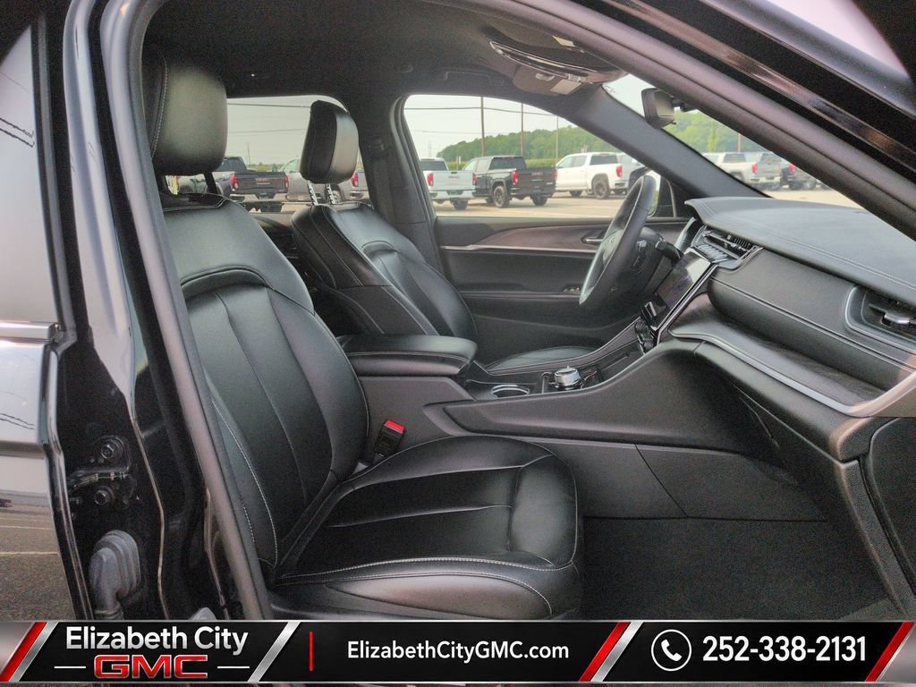 Used 2024 Jeep Grand Cherokee Limited w/ Trailer Tow Package AWD/4WD image 20
