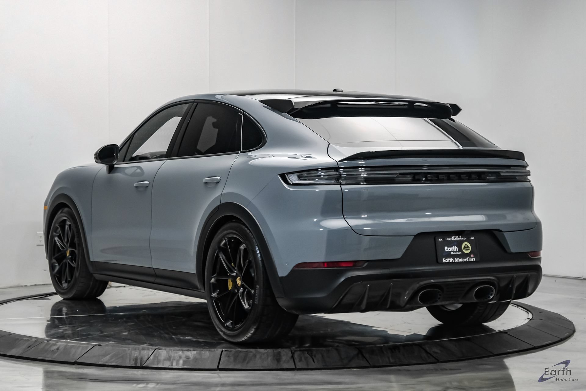 Used 2024 Porsche Cayenne Turbo GT AWD/4WD image 11