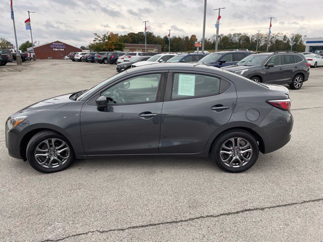 Used 2019 Toyota Yaris LE FWD image 5