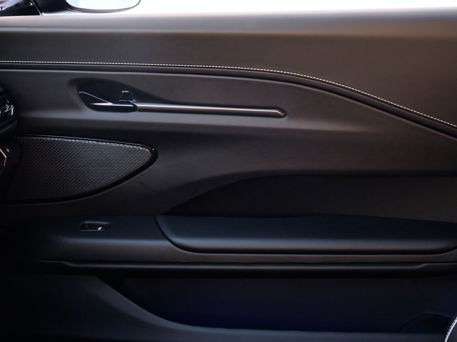 New 2026 Aston Martin V8 Vantage S image 20