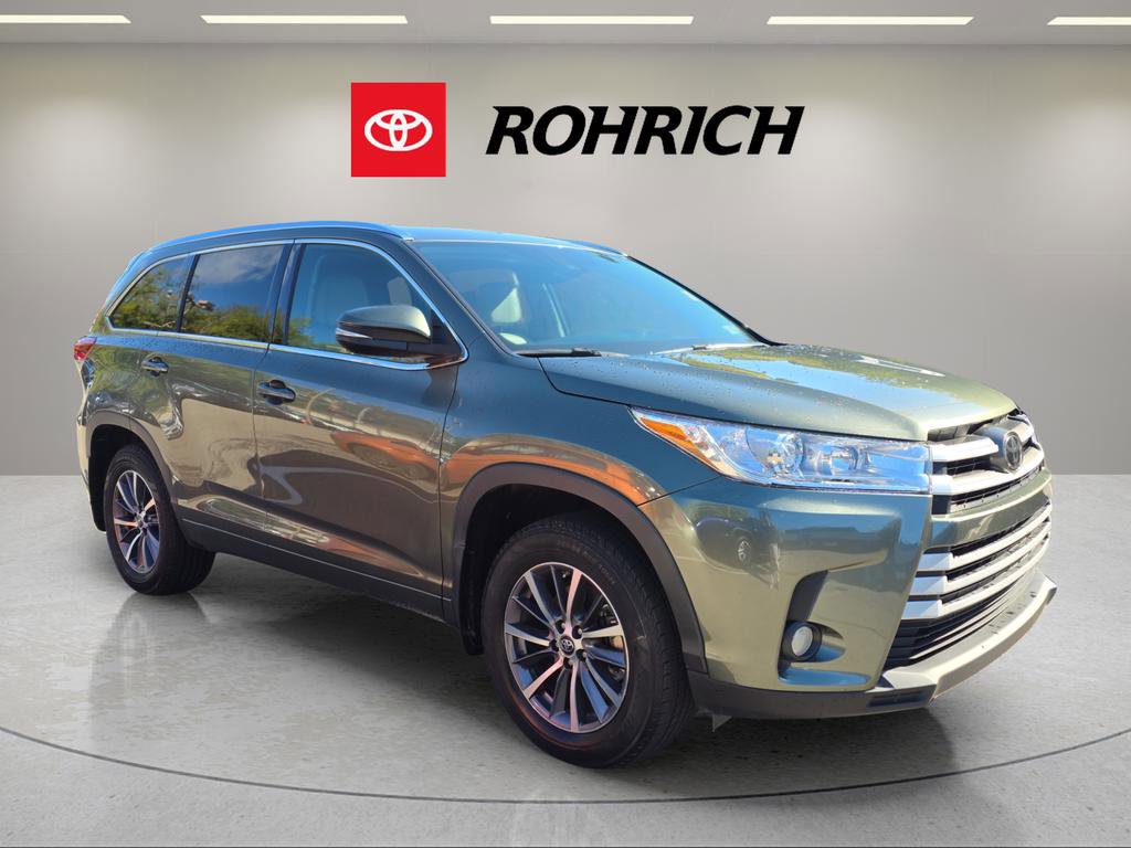 Used 2017 Toyota Highlander XLE w/ Carpet Mat Package AWD/4WD image 8