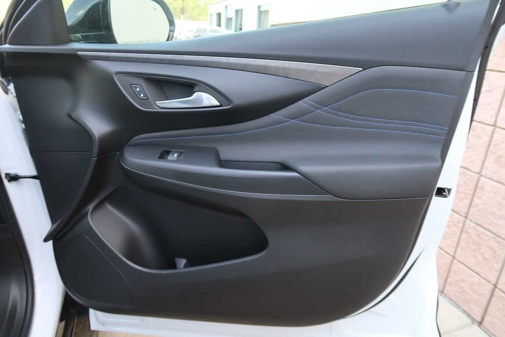 Certified 2024 Buick Envista Sport Touring w/ Convenience I Package image 38