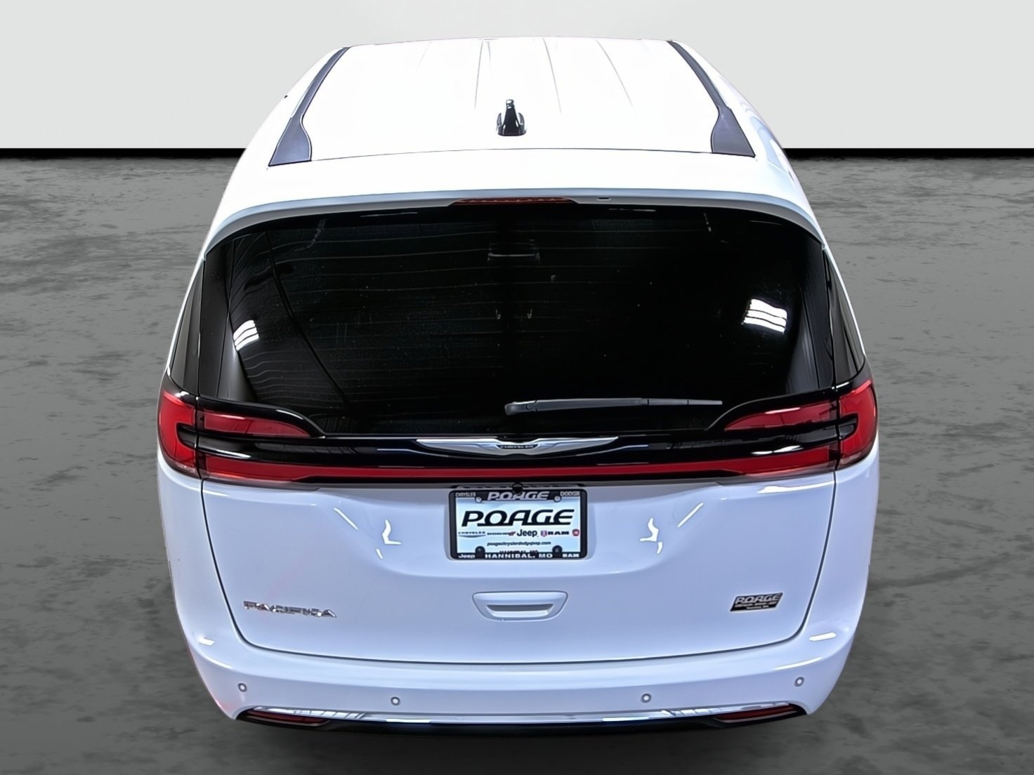 New 2026 Chrysler Pacifica Select image 3