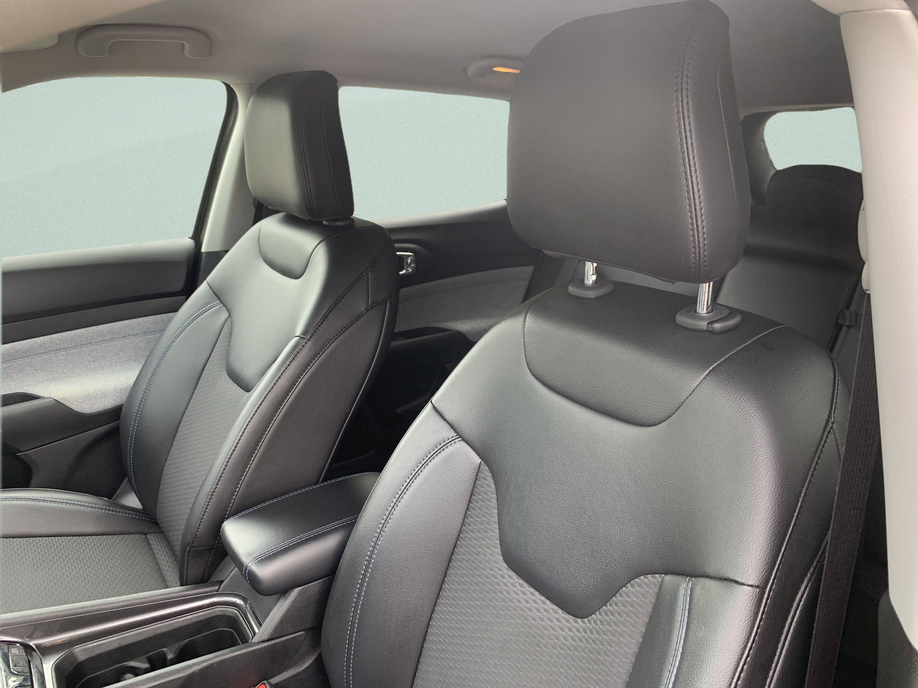 Used 2022 Jeep Compass Latitude image 14