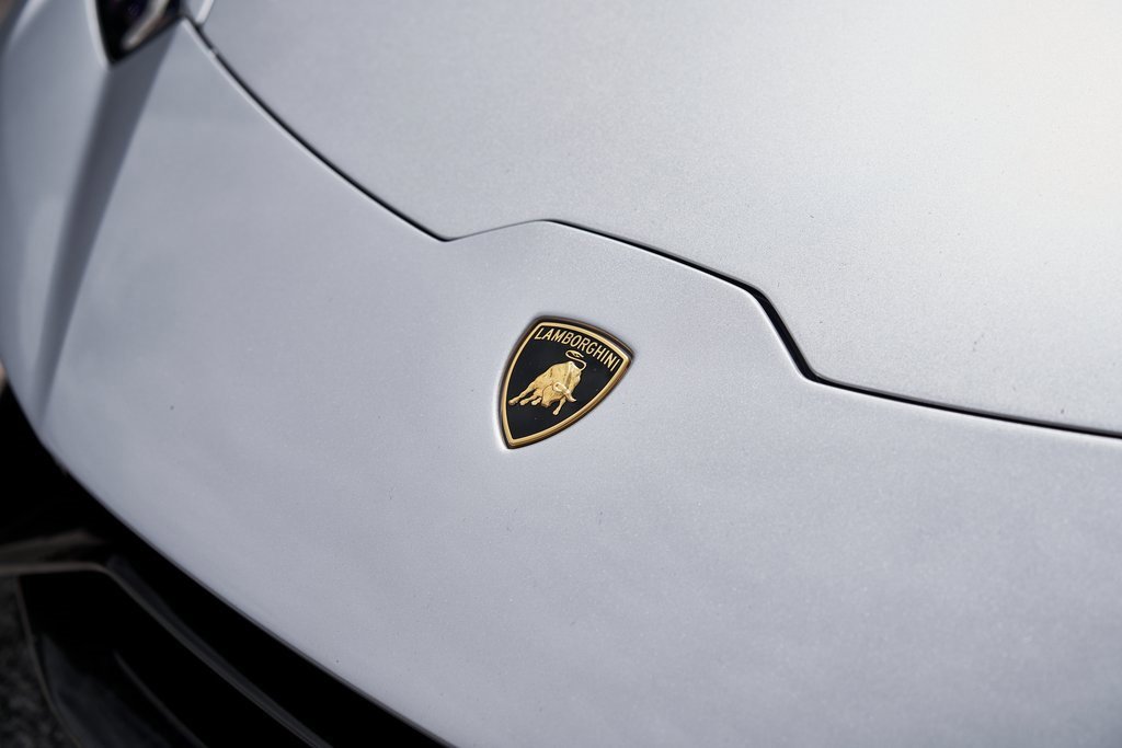 Used 2018 Lamborghini Huracan Performante image 8