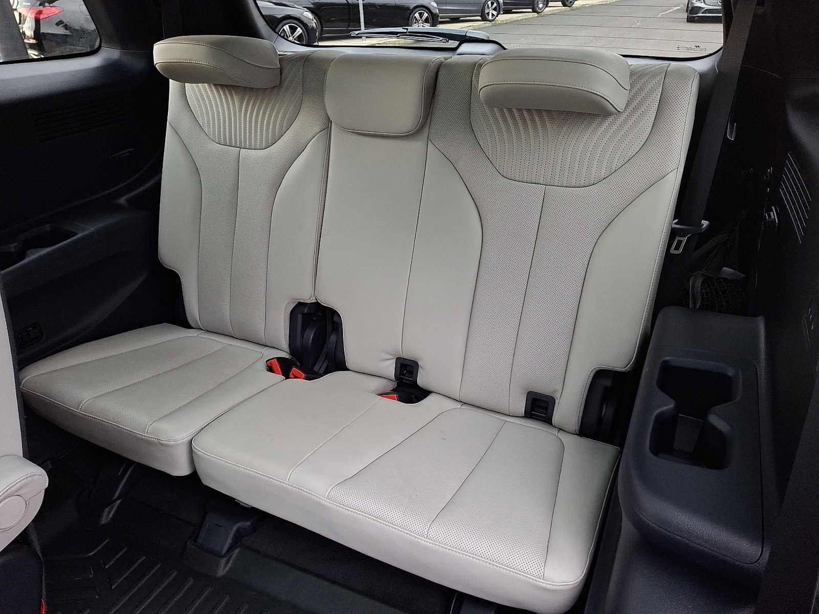 Used 2023 Hyundai Palisade Calligraphy image 9