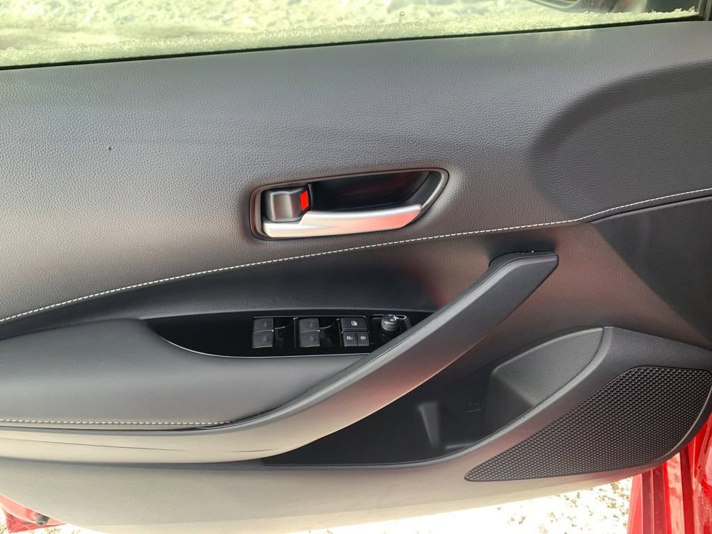 Used 2025 Toyota Corolla SE image 13