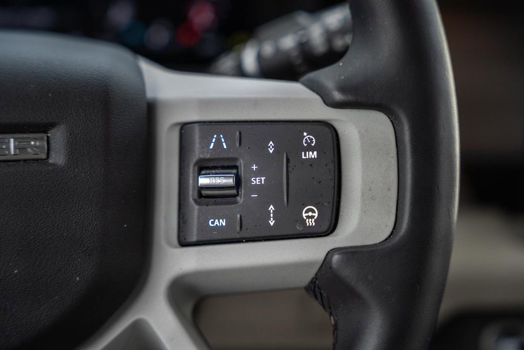 Used 2023 Land Rover Defender 130 X-Dynamic SE image 29