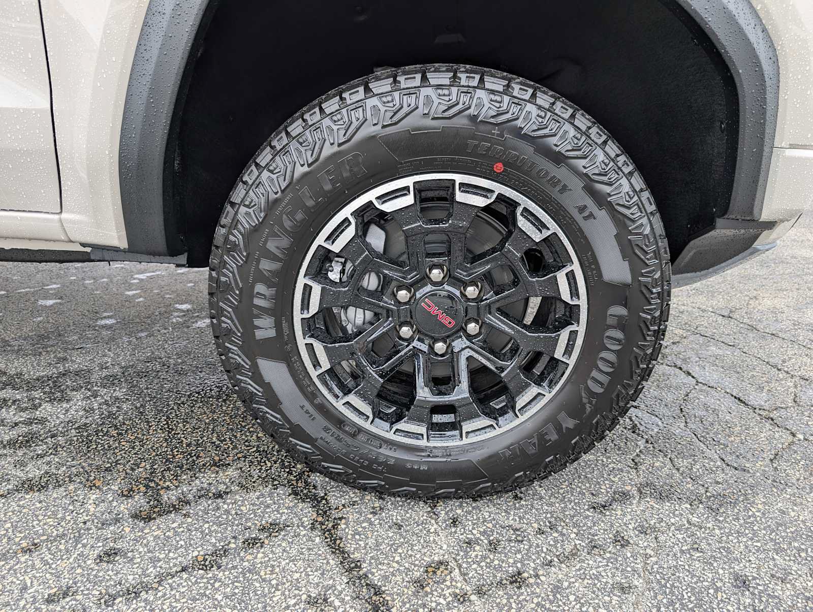New 2026 GMC Canyon AT4 AWD/4WD image 3