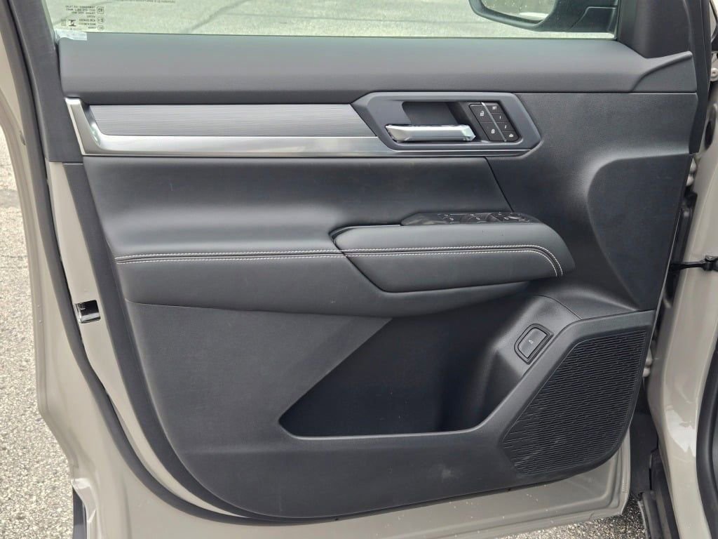 New 2026 GMC Terrain Elevation w/ Elevation Premium Package FWD image 32
