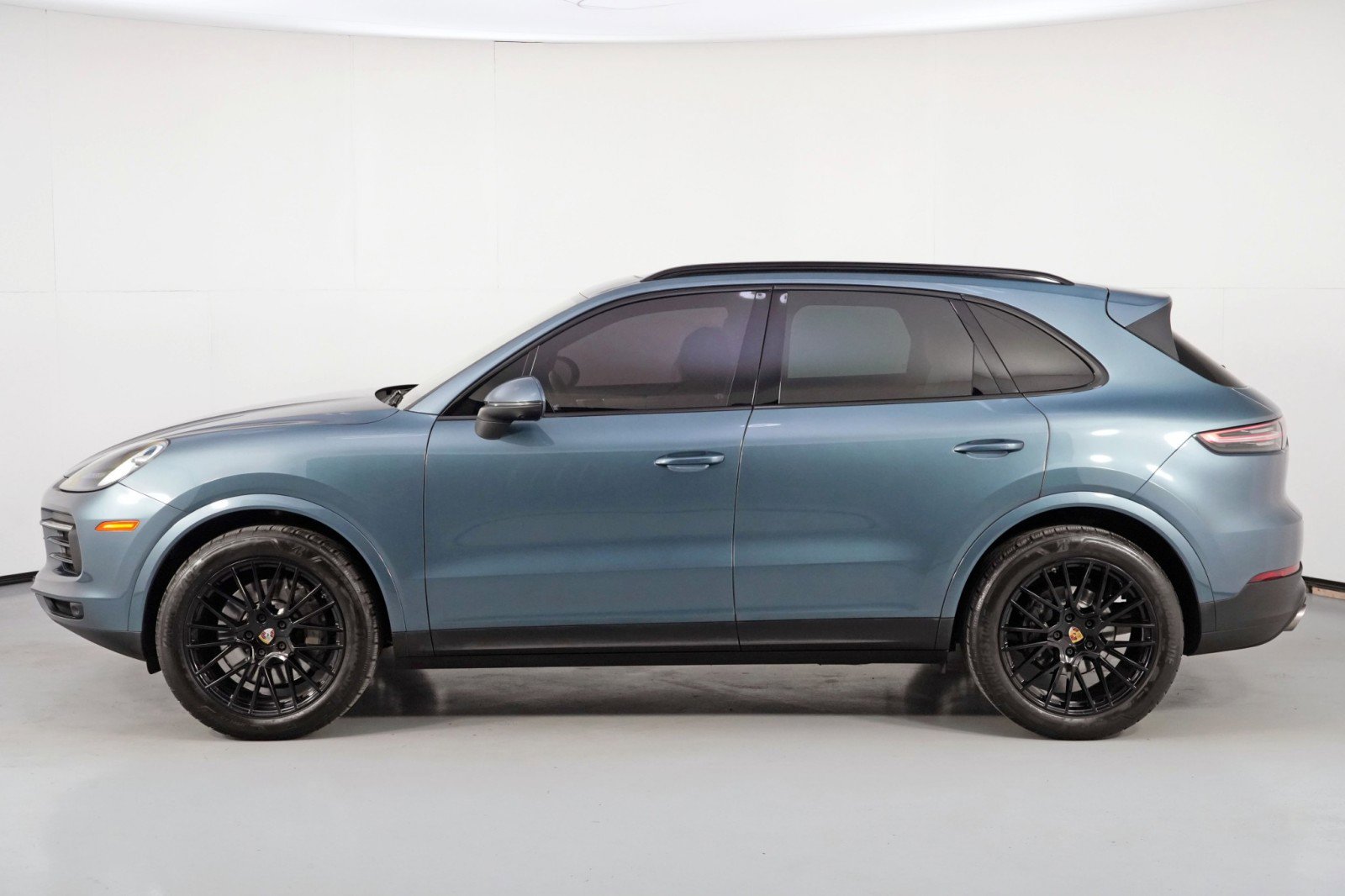 Used 2020 Porsche Cayenne S w/ Premium Package image 53