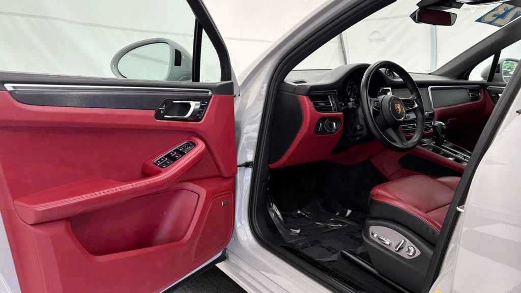 Used 2023 Porsche Macan GTS AWD/4WD image 33