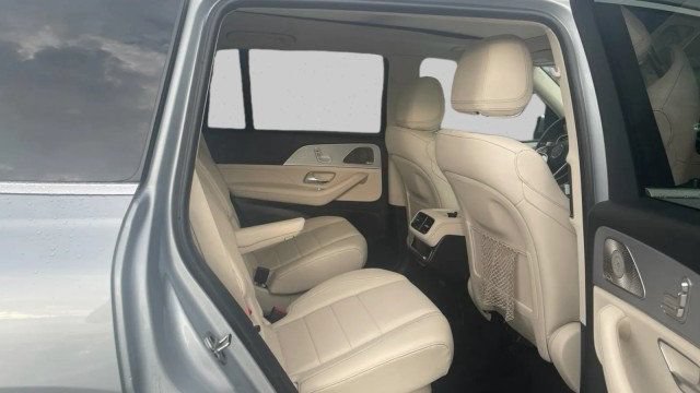Used 2024 Mercedes-Benz GLS 450 4MATIC image 18