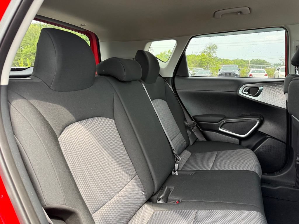 Used 2022 Kia Soul LX w/ Technology Package FWD image 13