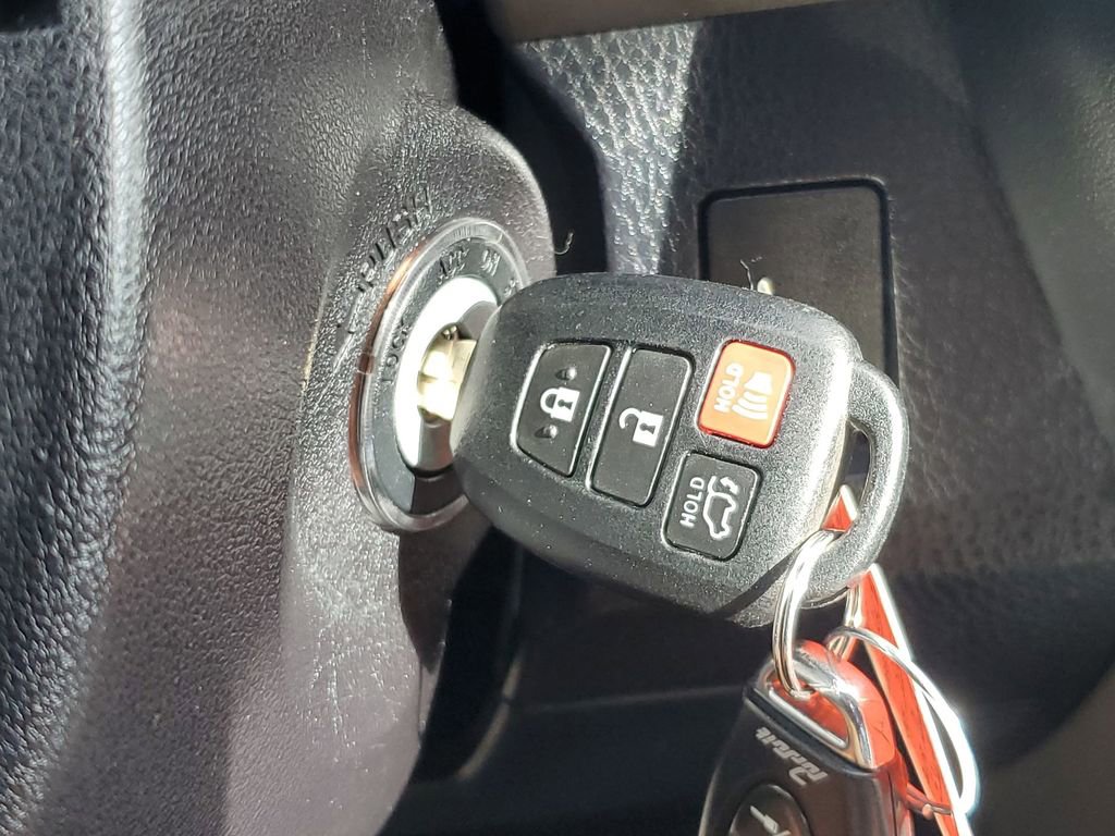 Used 2016 Toyota RAV4 XLE image 37