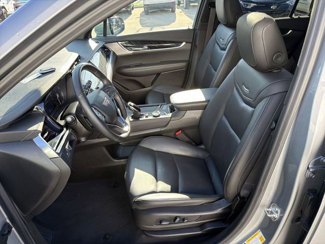 Used 2025 Cadillac XT6 Premium Luxury AWD/4WD image 13