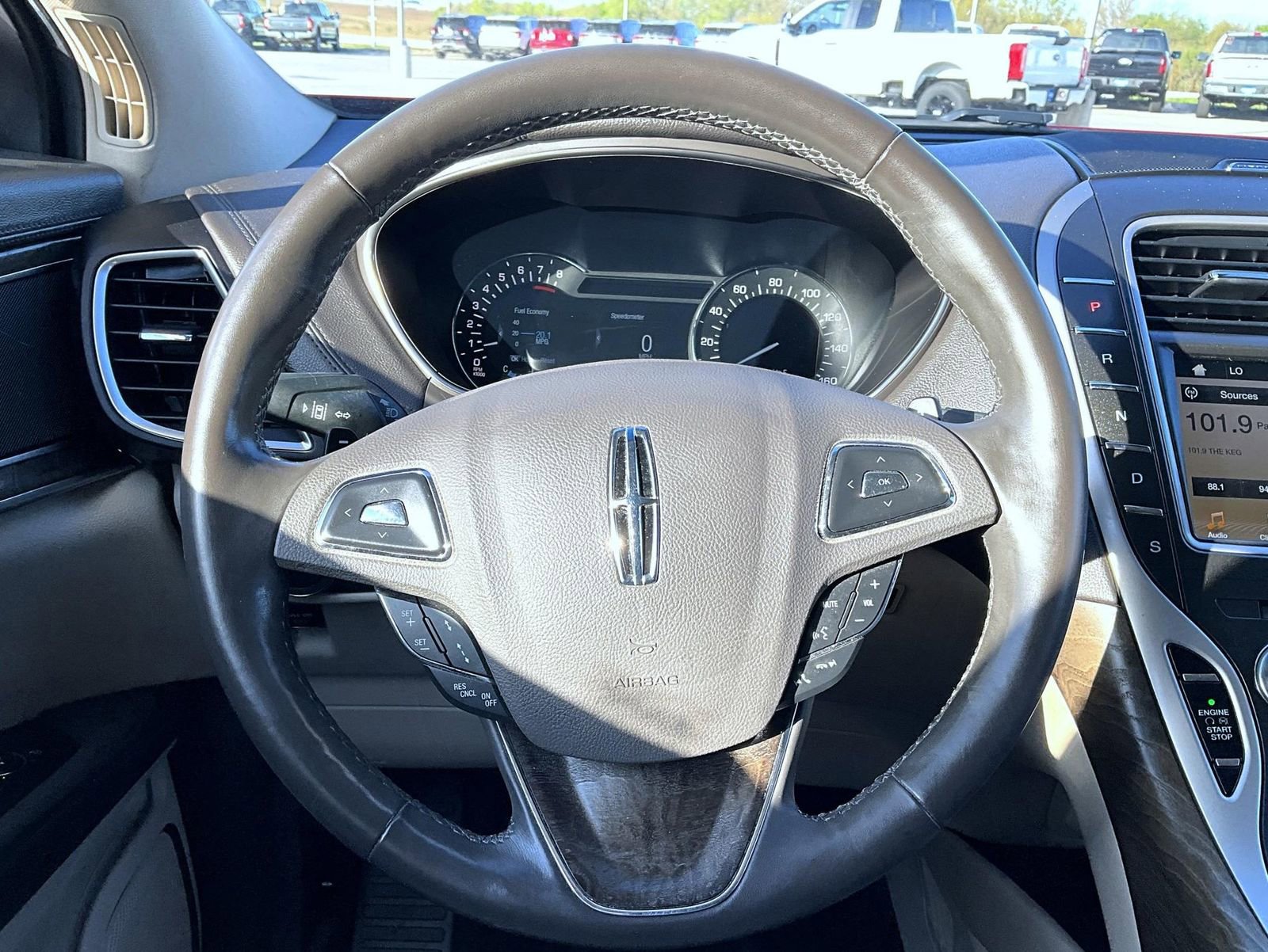 Used 2017 Lincoln MKX Reserve w/ Driver Assistance Package AWD/4WD image 11