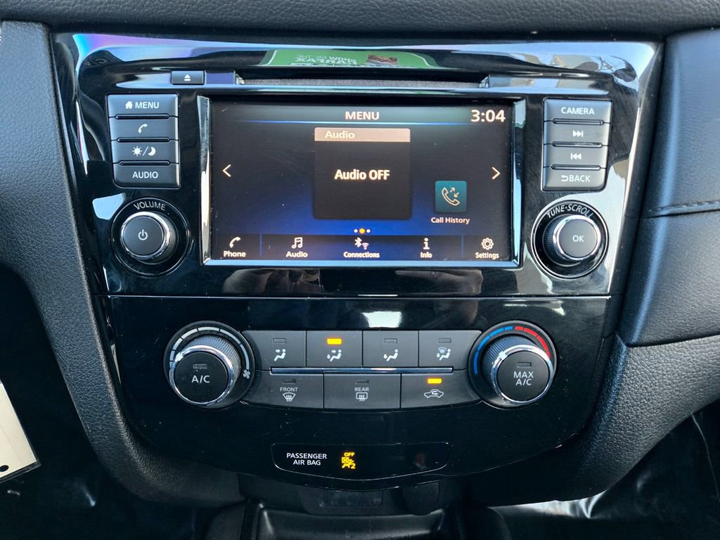 Used 2019 Nissan Rogue S image 27