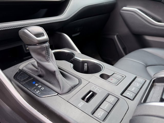 Used 2022 Toyota Highlander XLE image 12