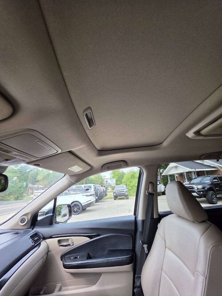 Used 2017 Honda Pilot Touring image 18