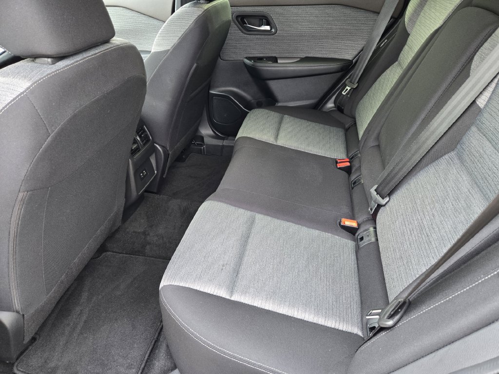 Used 2023 Nissan Rogue SV AWD/4WD image 23