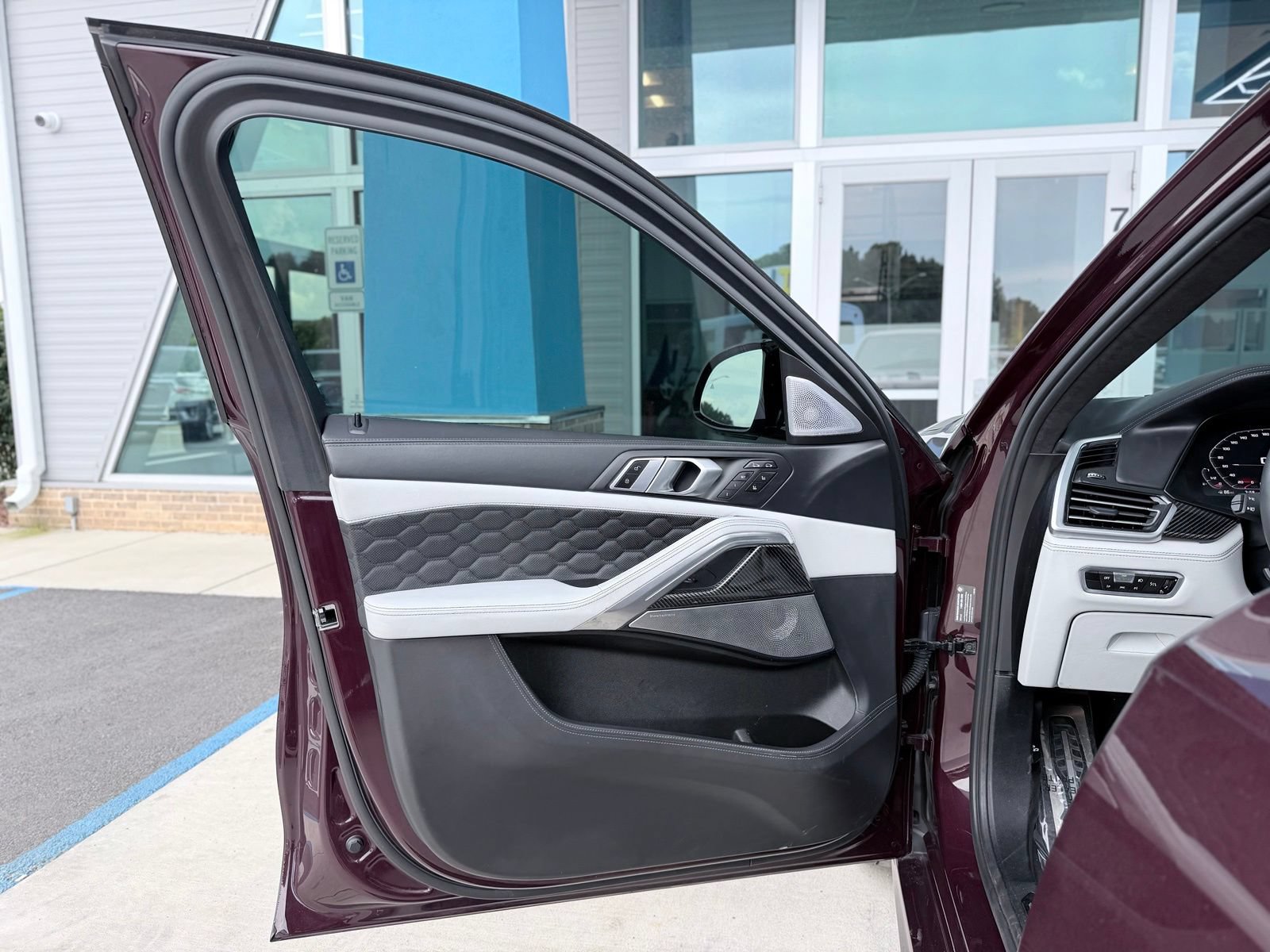 Used 2020 BMW X6 M Competition AWD/4WD image 23