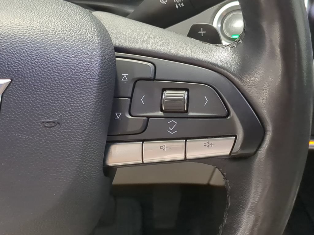 Used 2021 Cadillac XT4 Luxury w/ Cold Weather Package AWD/4WD image 30