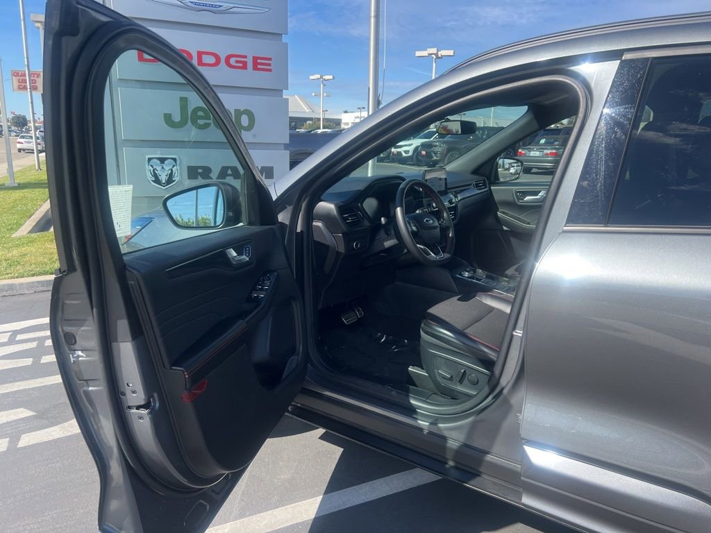 Used 2024 Ford Escape ST-Line image 19
