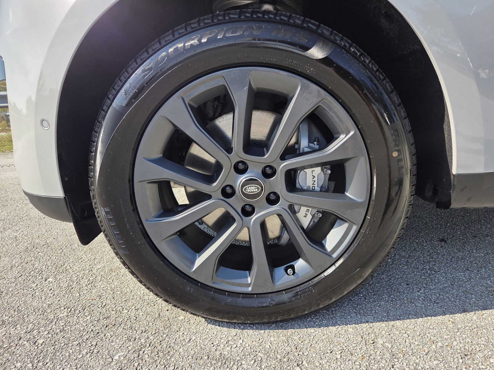 New 2025 Land Rover Range Rover Sport SE image 9