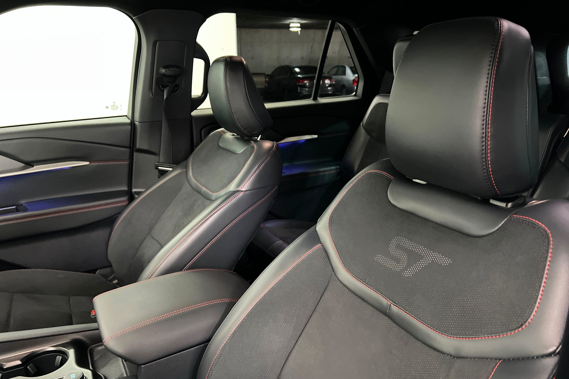 Used 2025 Ford Explorer ST AWD/4WD image 18