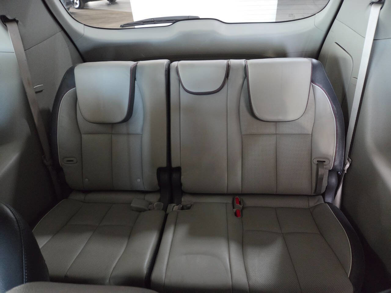 Used 2017 Kia Sedona EX image 16