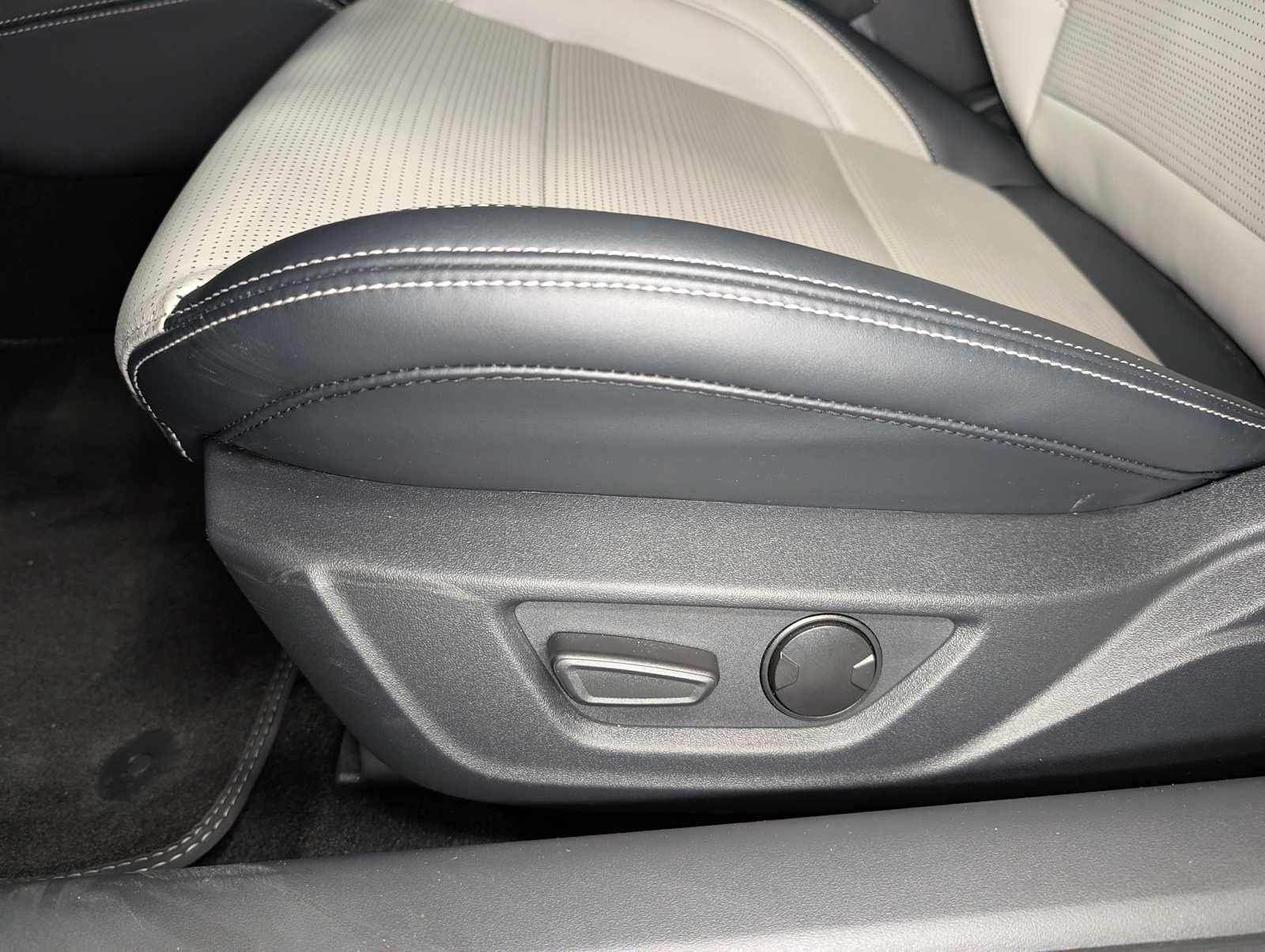 Used 2024 Ford Mustang GT Premium image 44