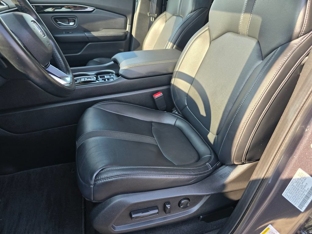 Certified 2023 Honda Pilot Touring image 17