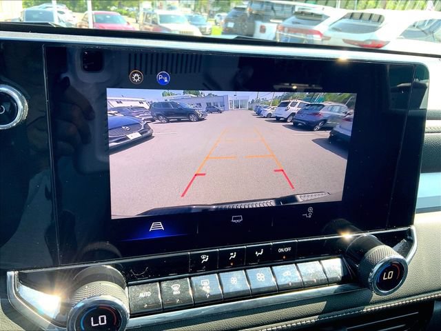 Used 2024 Chevrolet Colorado LT w/ LT Convenience Package AWD/4WD image 25