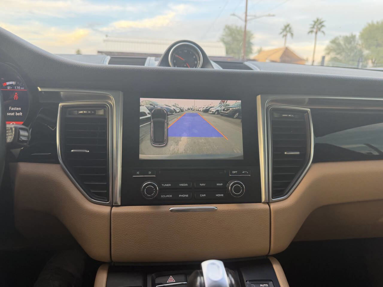 Used 2017 Porsche Macan image 24