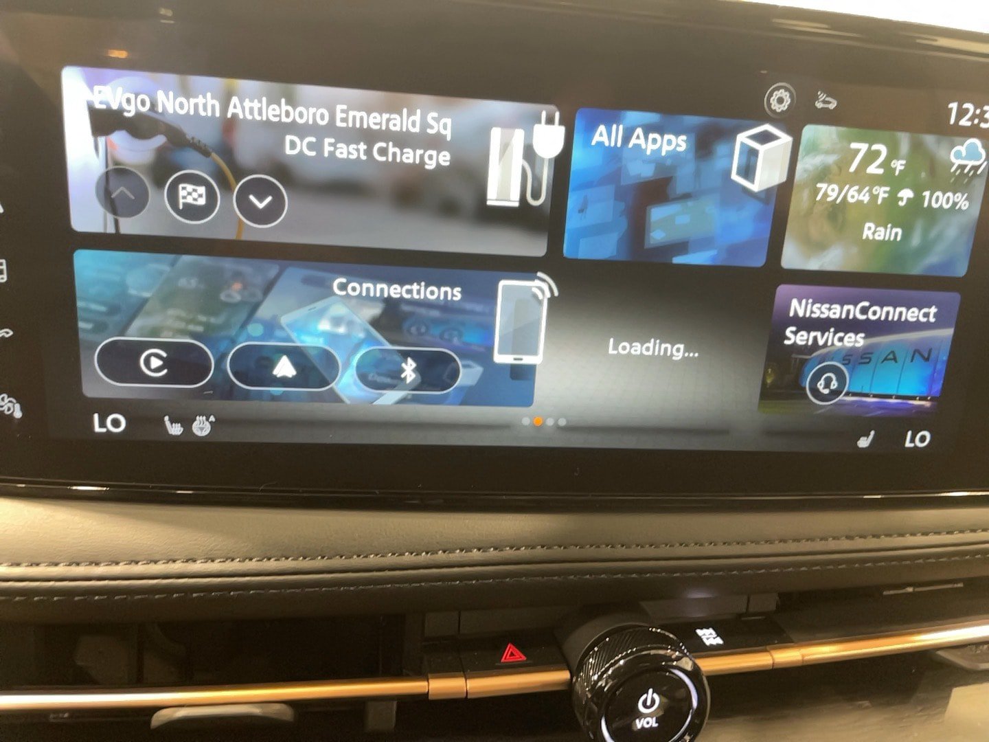 Used 2024 Nissan Ariya AWD image 23