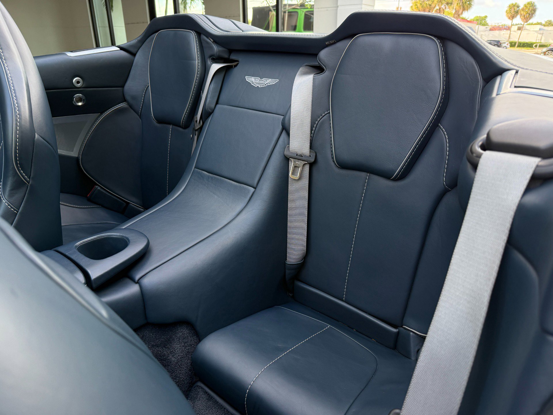 Used 2014 Aston Martin Vanquish Volante RWD image 27