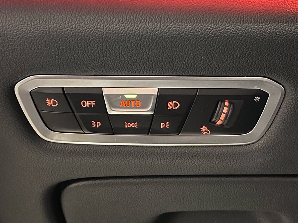 Used 2019 BMW X7 xDrive40i w/ Luxury Seating Package AWD/4WD image 16