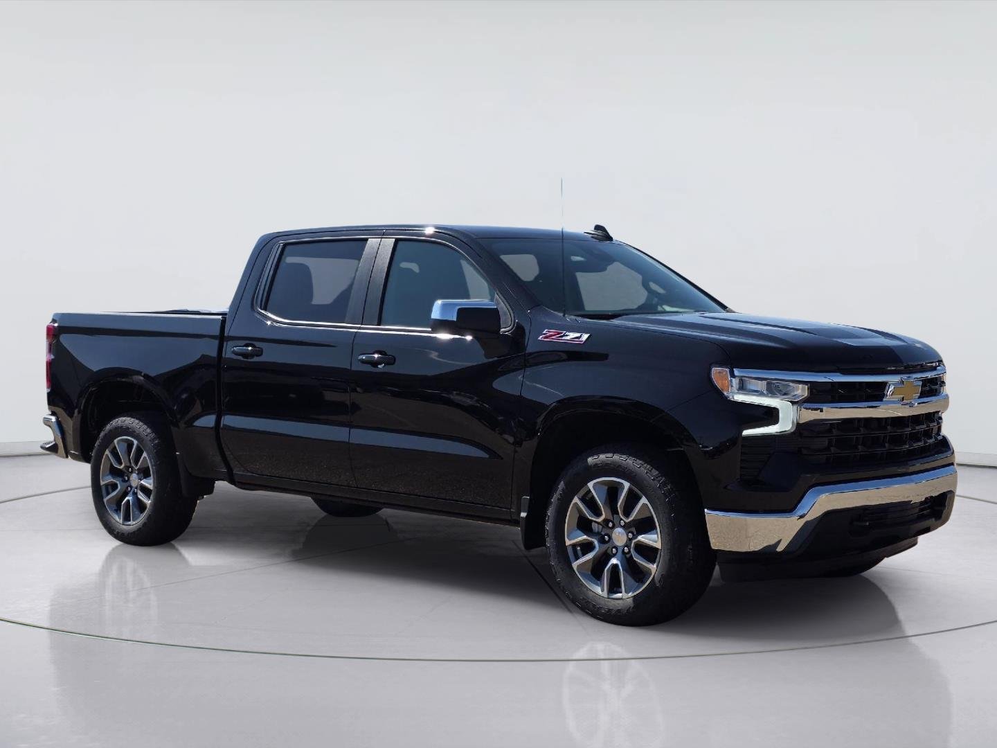 New 2026 Chevrolet Silverado 1500 LT w/ Z71 Off-Road Package AWD/4WD image 3