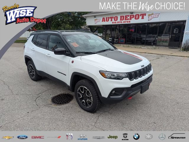 Used 2025 Jeep Compass Trailhawk AWD/4WD image 1
