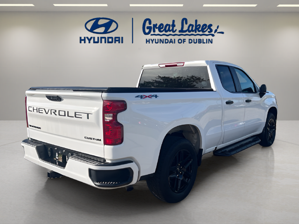 Used 2023 Chevrolet Silverado 1500 Custom w/ 2.7L Blackout Package AWD/4WD image 5