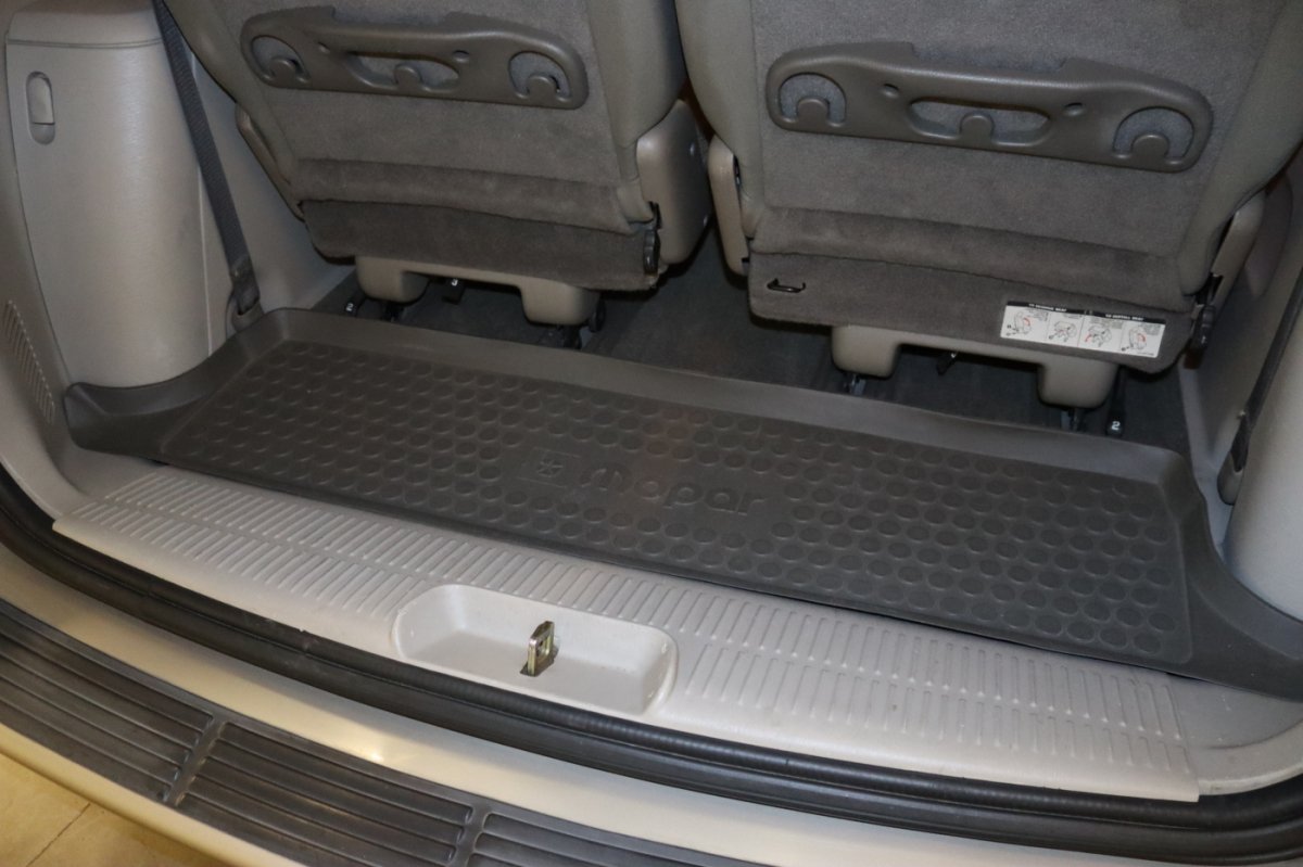Used 2007 Dodge Caravan SXT w/ Popular Equipment Group I FWD image 30
