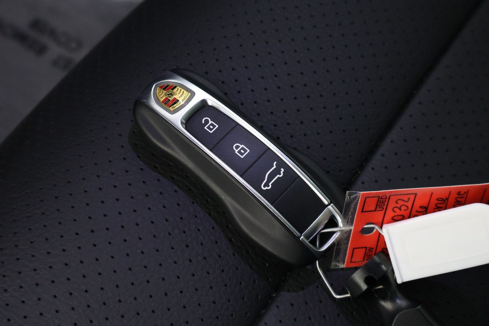 Certified 2026 Porsche Cayenne AWD/4WD image 34