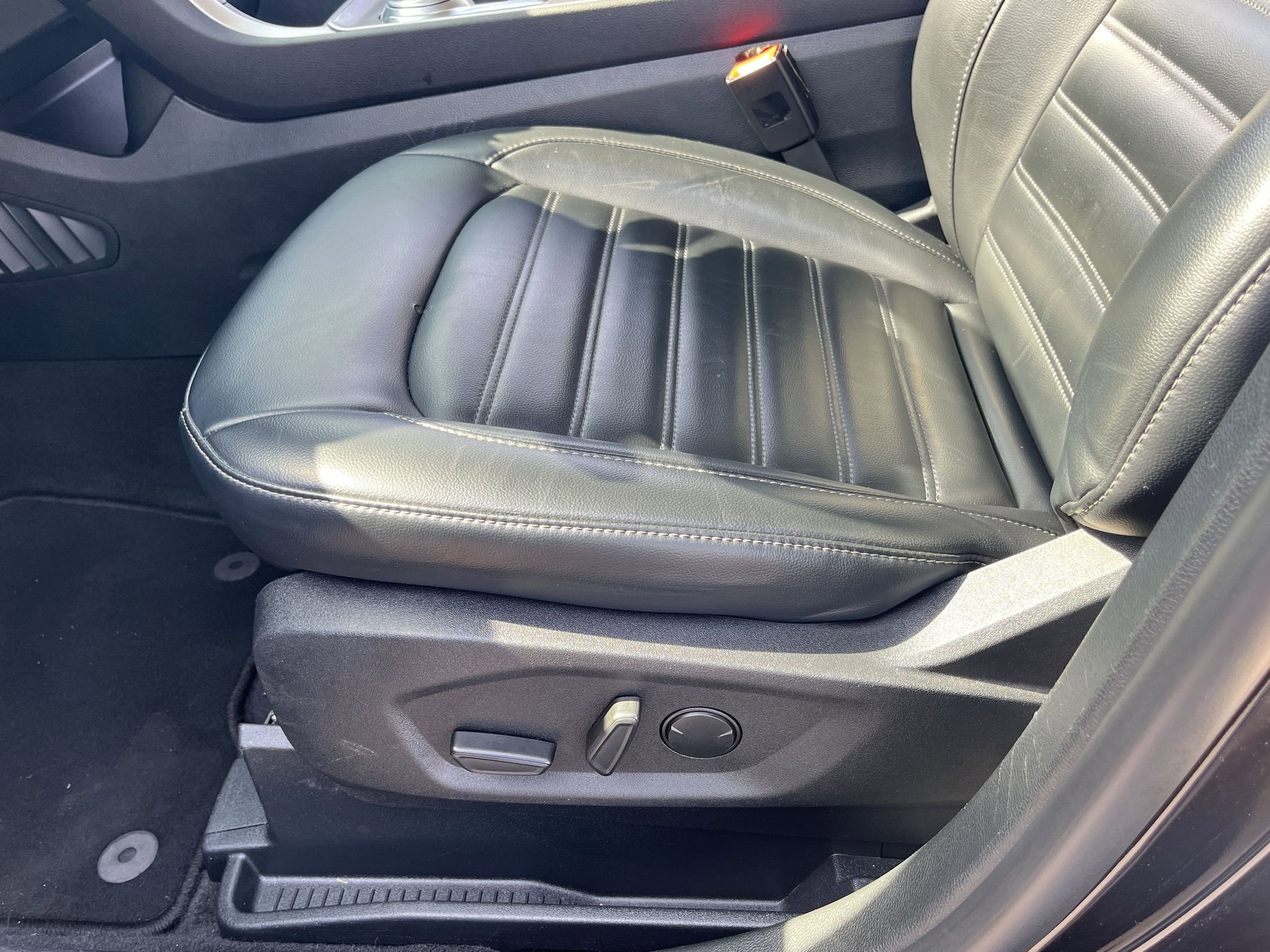 Used 2024 Ford Edge SEL image 15