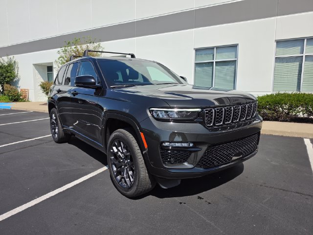 Used 2024 Jeep Grand Cherokee Summit AWD/4WD image 74