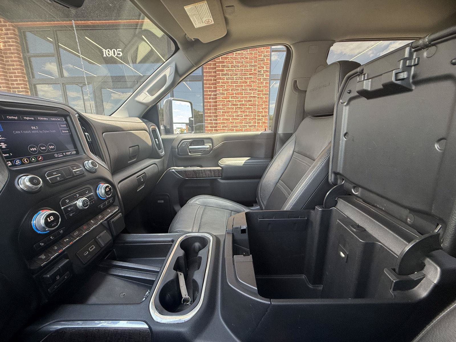 Used 2022 GMC Sierra 2500 Denali w/ Denali Ultimate Package AWD/4WD image 32