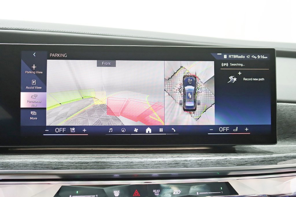 Used 2023 BMW 760i xDrive AWD/4WD image 19