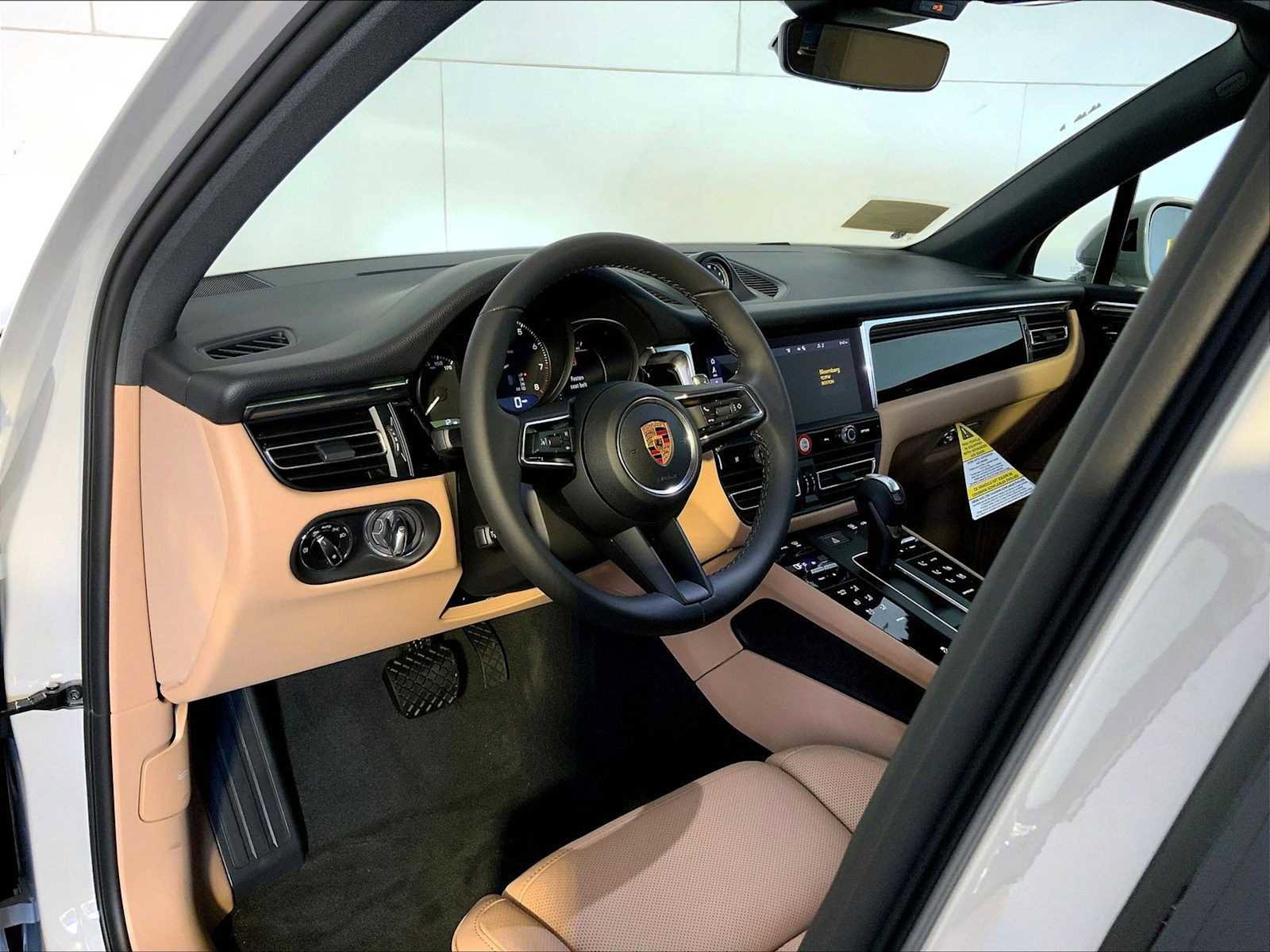 New 2026 Porsche Macan AWD/4WD image 4